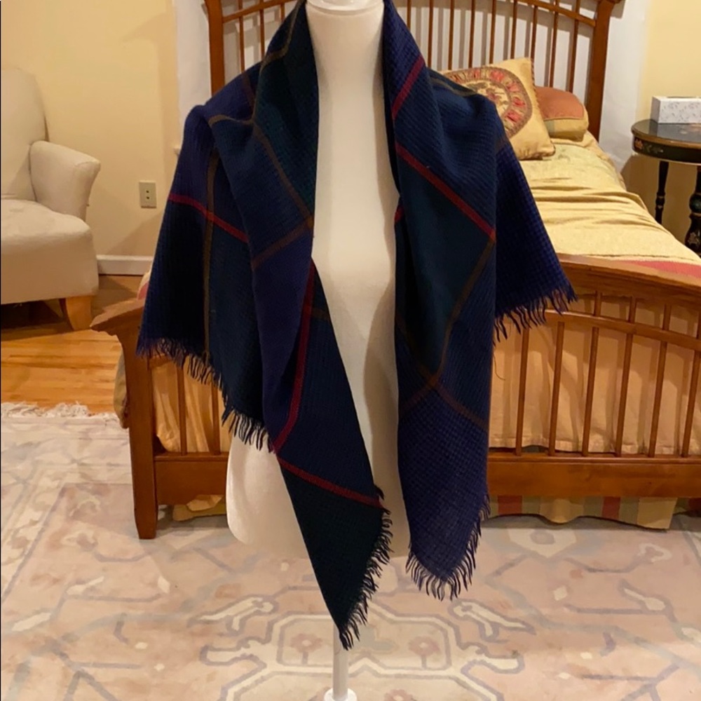 A square shape scarf